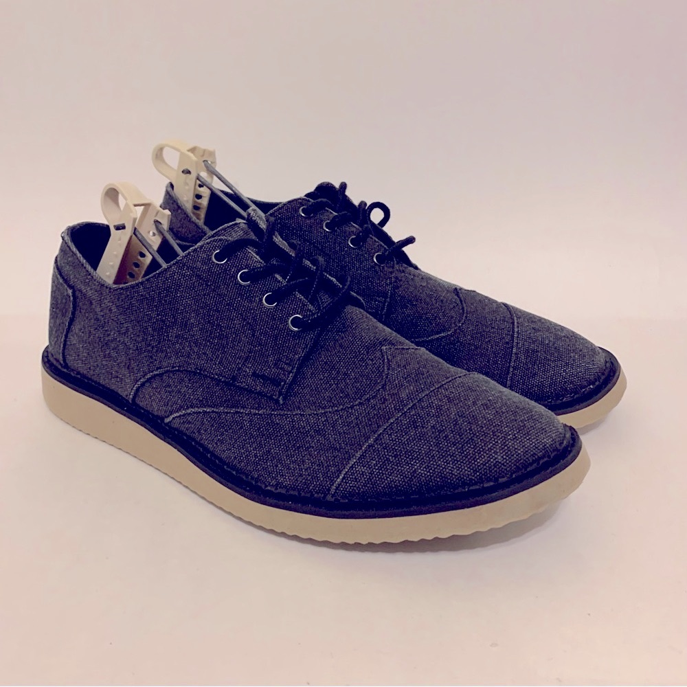 TOMS - Picture 3 of 7